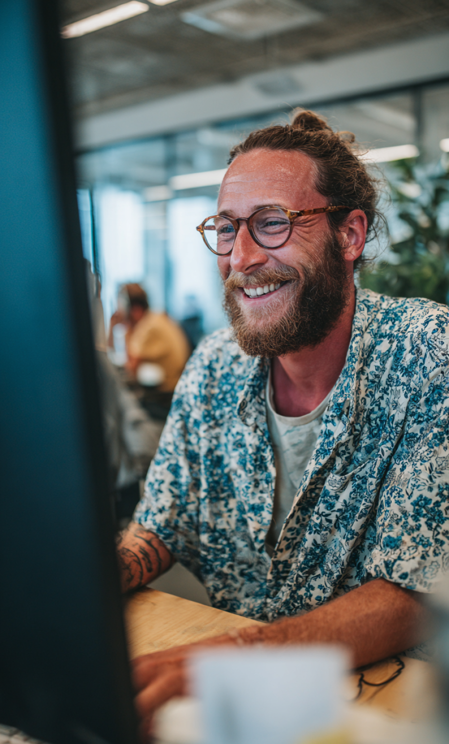 andthegunslinger_Cool_cute_30_year_old_male_videographer_usin_fa3fcb33-e1c9-48c0-a710-3123c60a2713_1